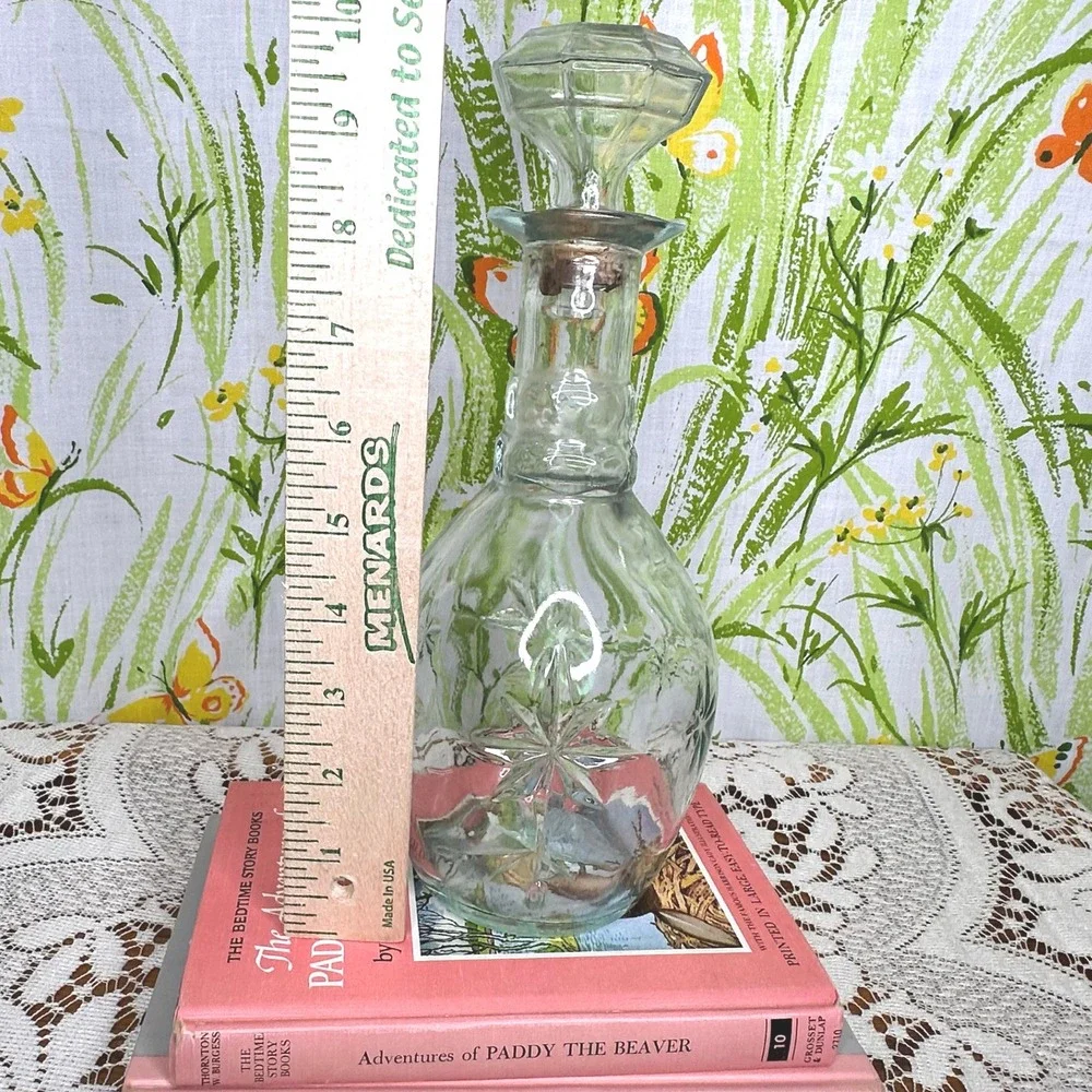 Vintage MCM Glass Liquor Decanter Starburst Pattern Faceted Diamond Stopper